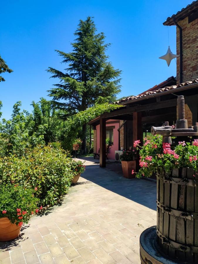 Agriturismo La Corte Sul Lago Villa Cingoli Buitenkant foto